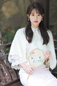 六小龄童死了吗
